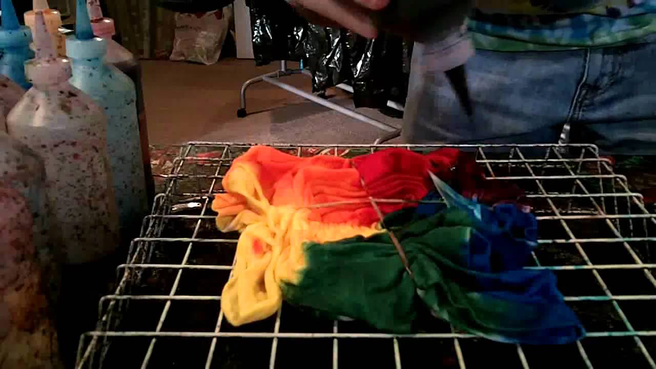 How to Tie Dye Swirl with Stripes (Stained Glass)