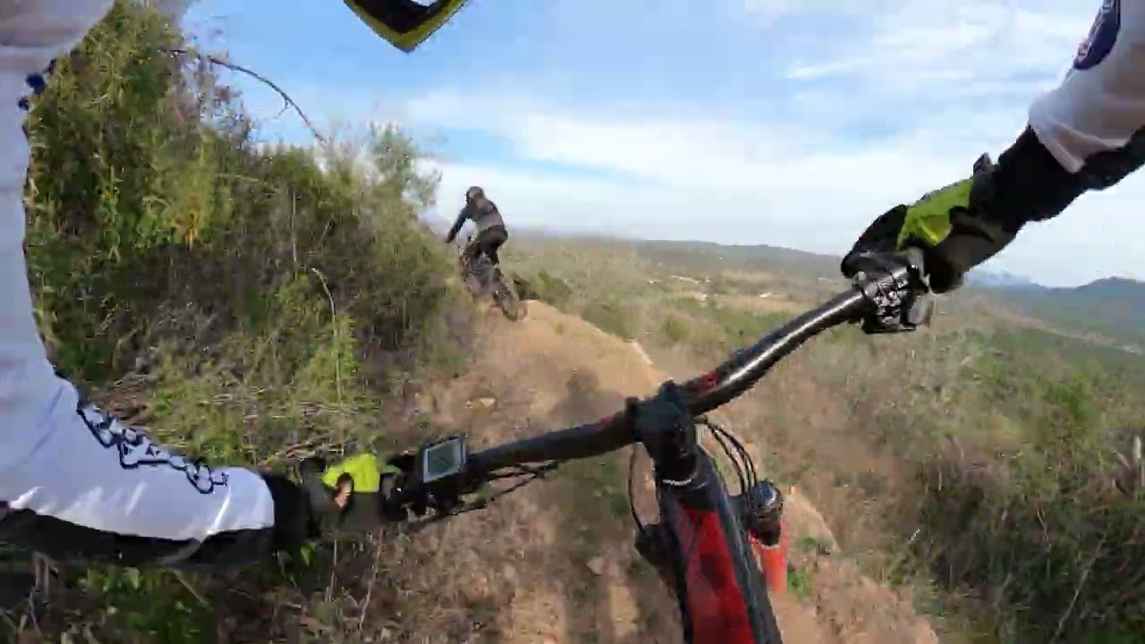 Descente VTT Enduro en Provence sur les hauteurs de Fr&eacute;jus ! Un r&eacute;gal
