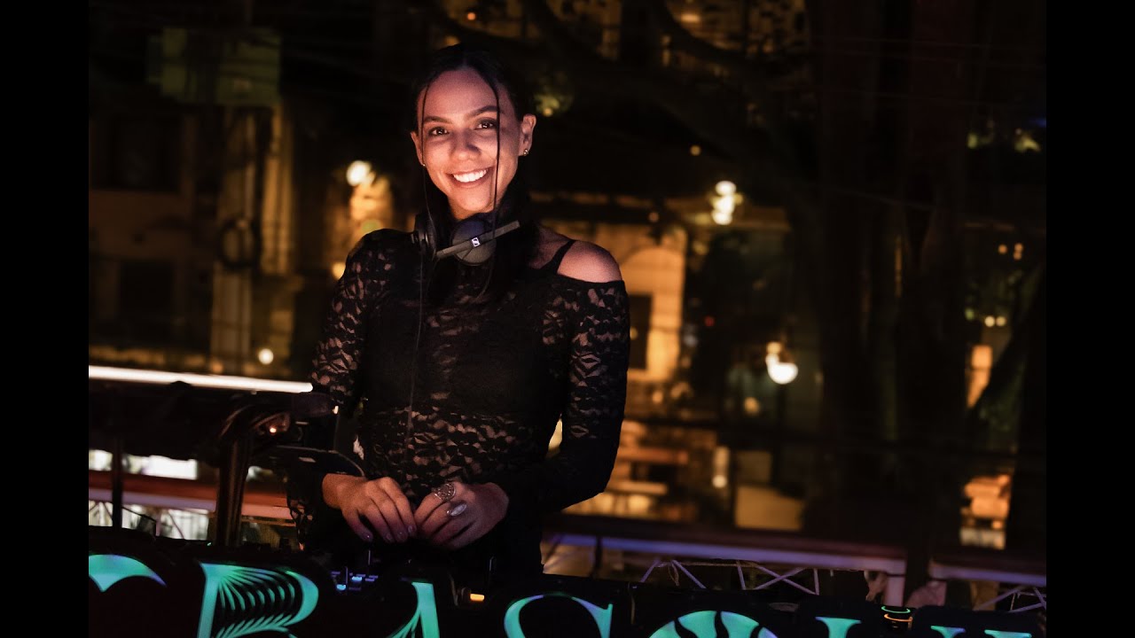 Afro House DJ set with live vocals by Narah at Canalla in Medellín, Colombia.
