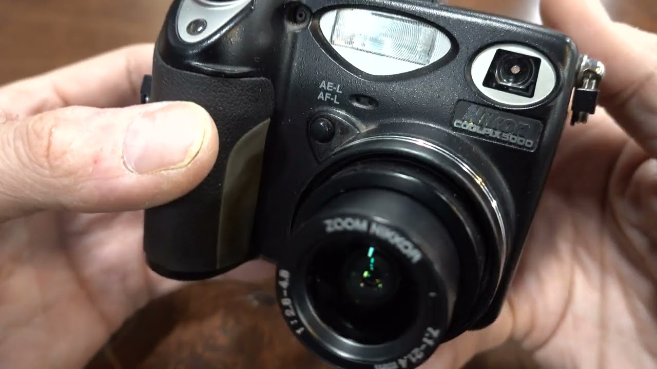 VTG  2001s  Nikon Coolpix 5000  digital  camera