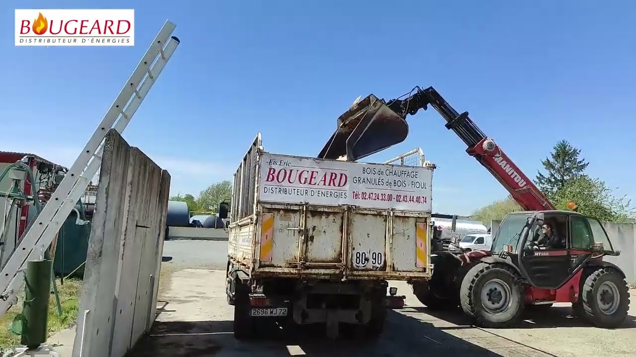 Chargement du bois pour livraison - Établissements Bougeard