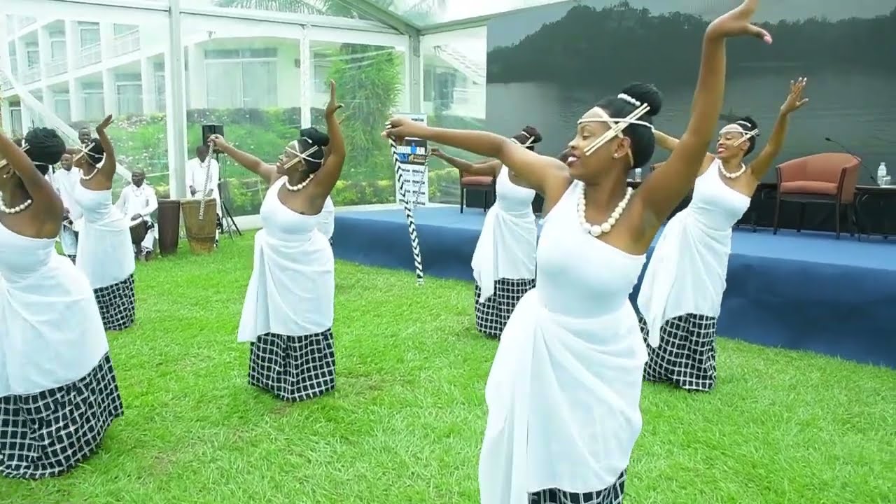 (Rwandan Calture and tradition Dance) Ruhura umutwe twibyinira imbyino nyarwanda