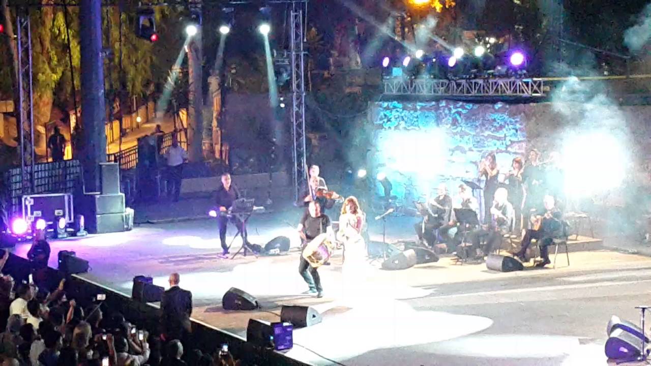 Najwa karam carthage 2016 5alini shoufak blail LIVE