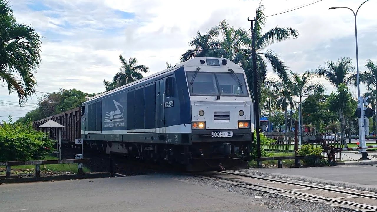 SGR 122:Những đoàn tàu hàng và khách hoạt động nhộn nhịp tại 4 tỉnh thành.(Tập 90)