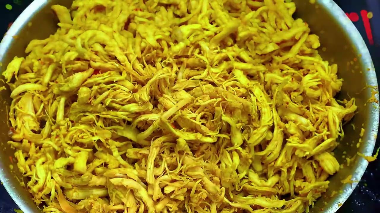 KHÔ GÀ LÁ CHANH – MÓN ĂN VẶT “GÂY NGHIỆN” KHÔNG THỂ DỪNG ĐŨA!