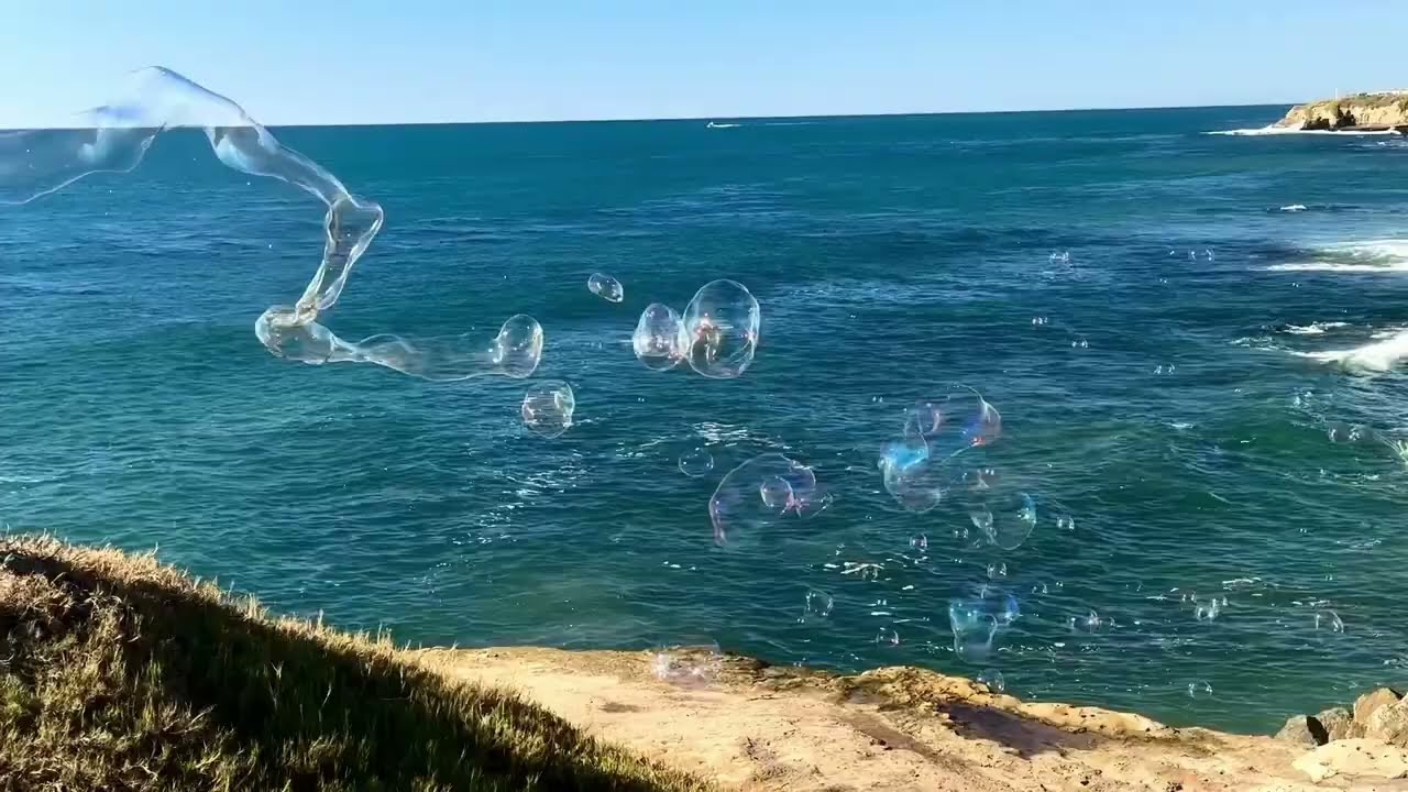 Amazing Giant Bubbles and Garland Wand Bubbles along West Cliff