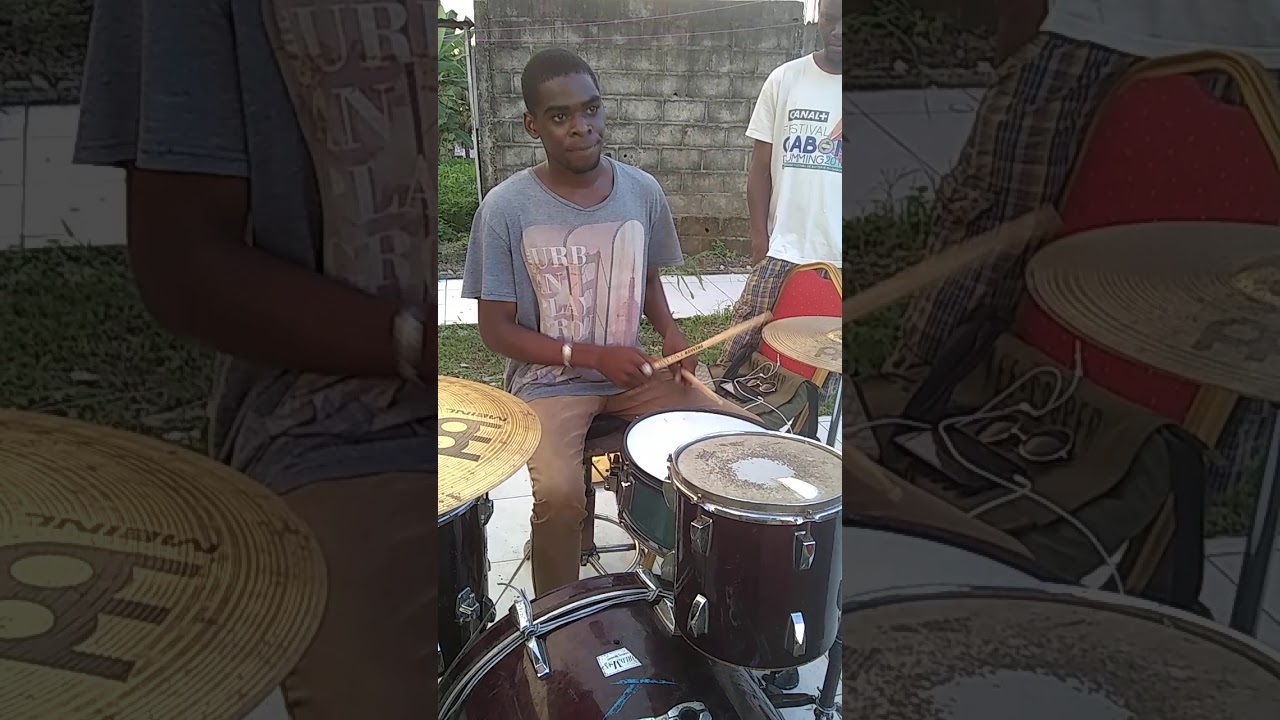 Tabako en plein travail