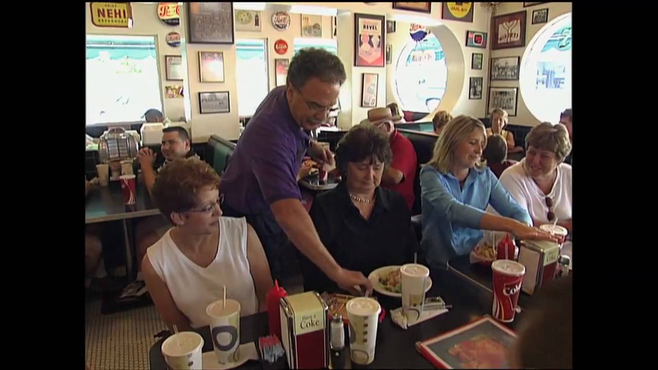Stratton's Diner | Tennessee Crossroads | Episode 2028.2