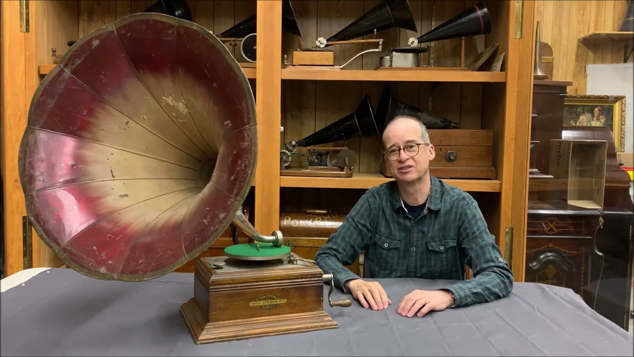 Zonophone Concert Phonograph Record Player