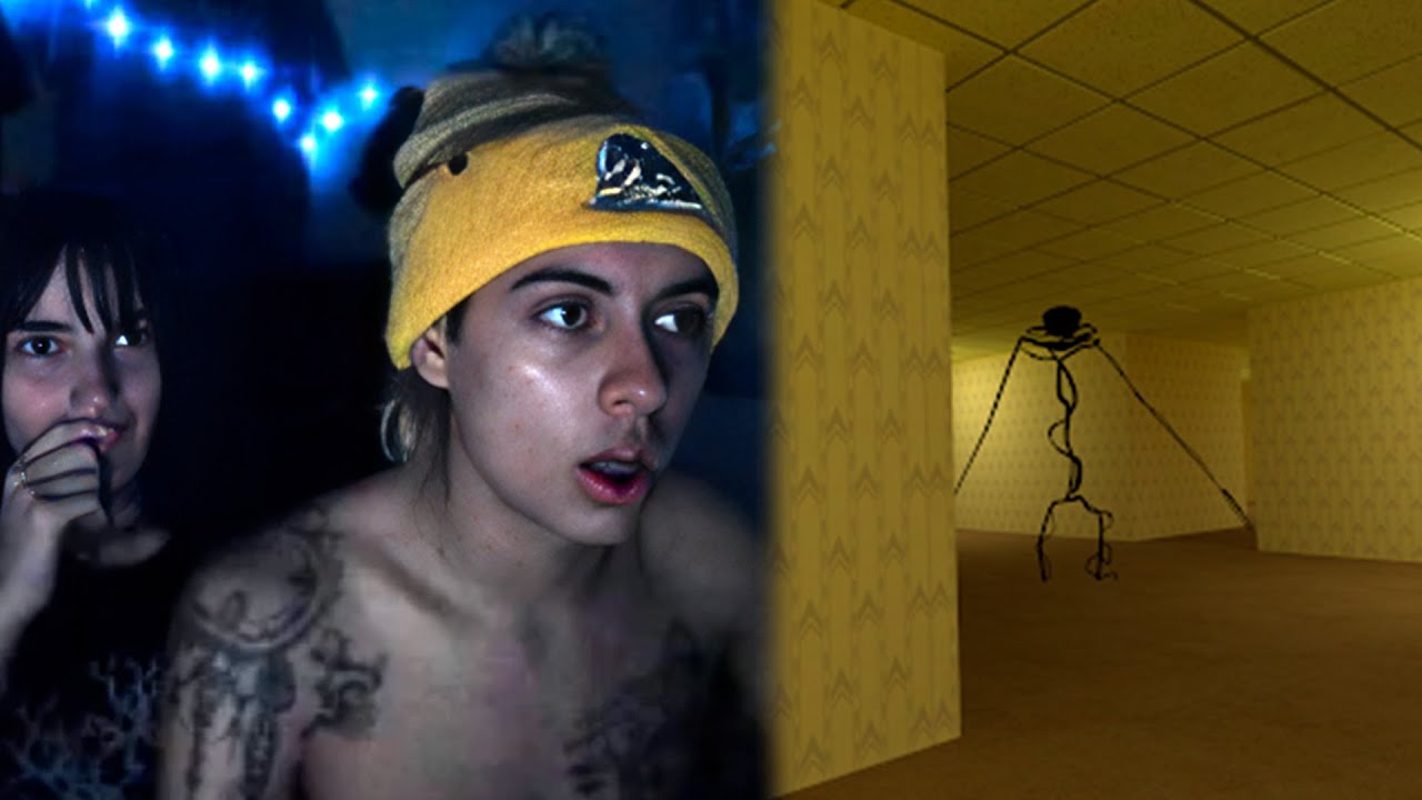 FUMAND0 ZAZA EN LOS BACKROOMS