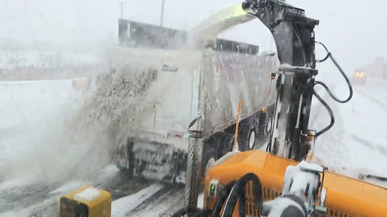 Opération déneigement du 16 février 2025. 72 cm sur Montréal