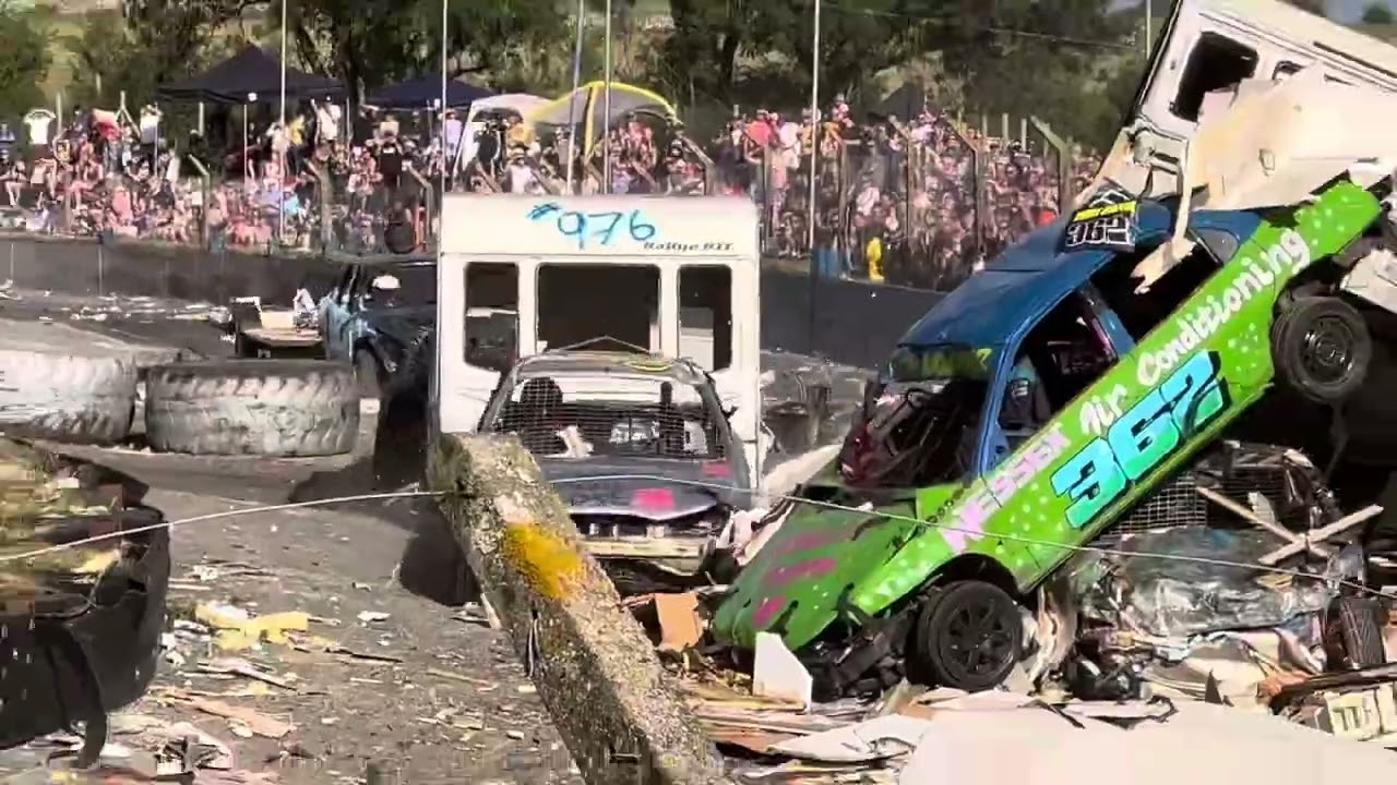 Crashing camper vans #crash #camper #racing #catastrophe
