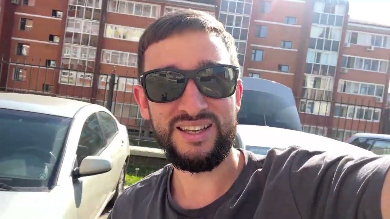 Новый холодильник Samsung. Слабое место но не критичное. Сделать можно даже своими Руками