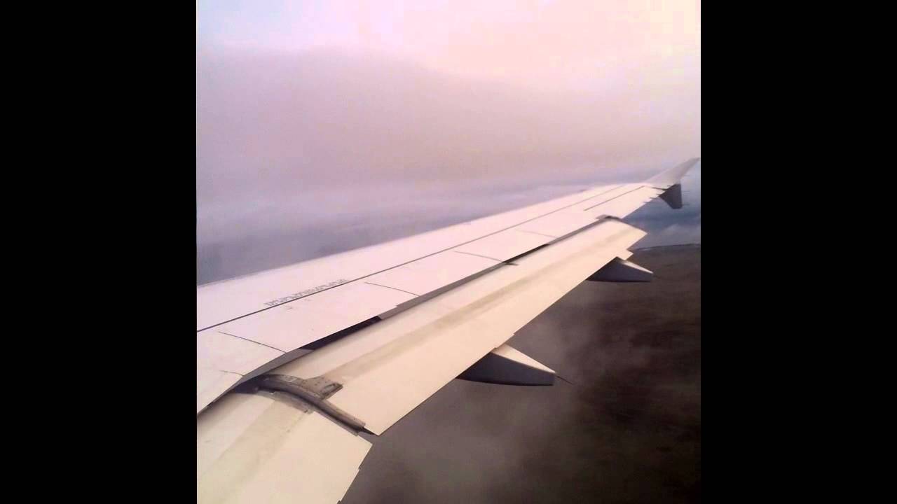 Iceland / Keflavik Airport (BIKF): Plane Landing - Runway 20