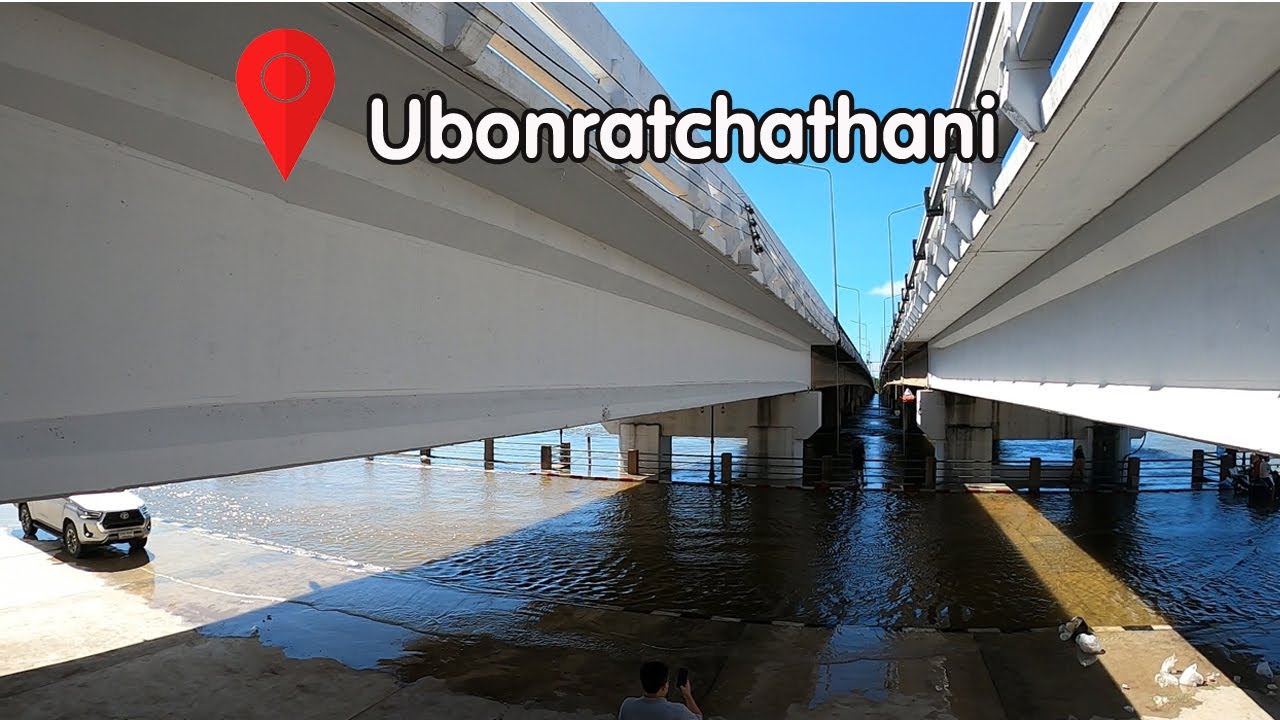 Driving through the flood in  Ubonratchathani | Thaizone