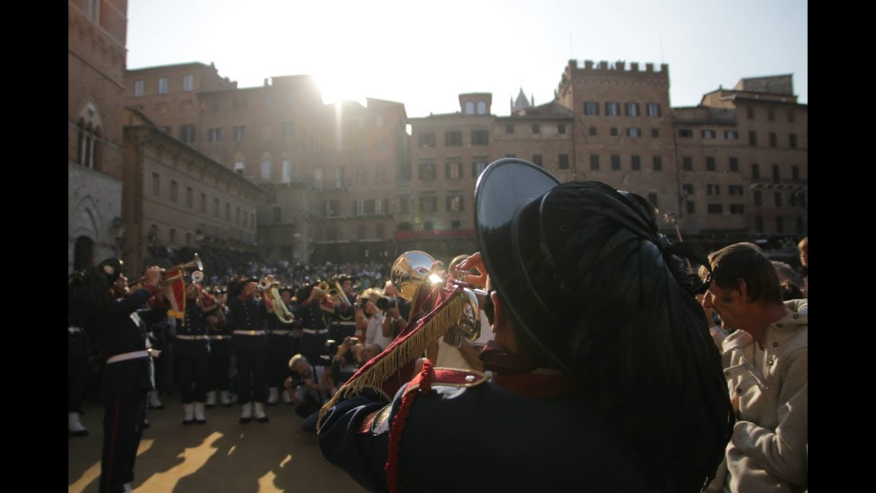 Live da Piazza del Campo #PalioLive Fanfara dei Bersaglieri