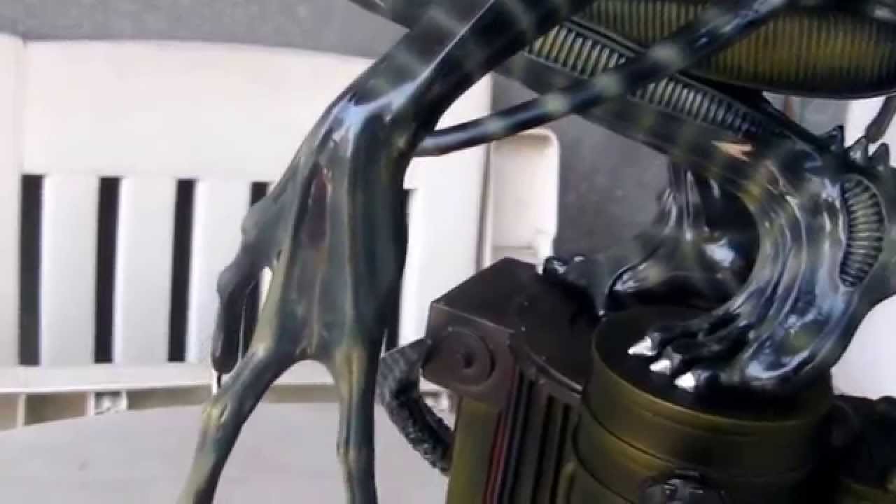 Sideshow Alien Warrior Replica