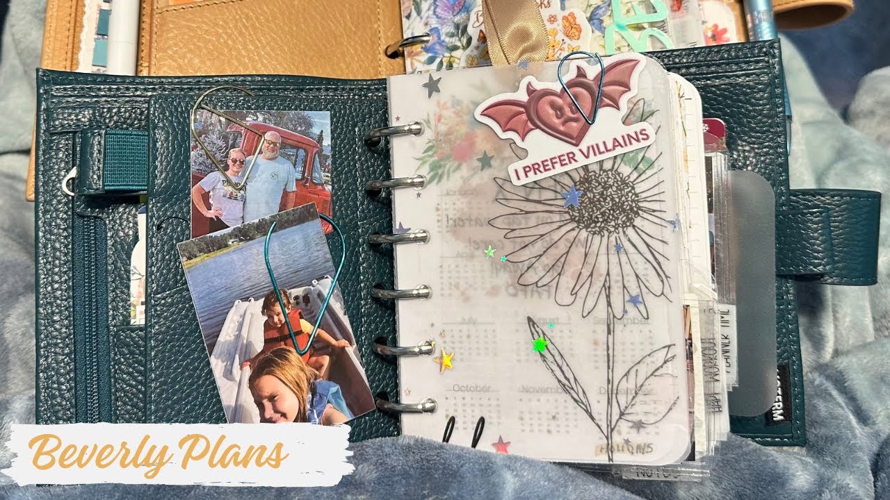 Fine… I got a pocket planner! It’s so cute!!!!