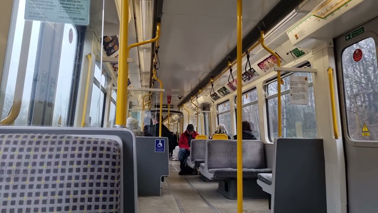 Tyne and Wear Metro: Metrocar 4056 between Gateshead and Heworth | Green Line