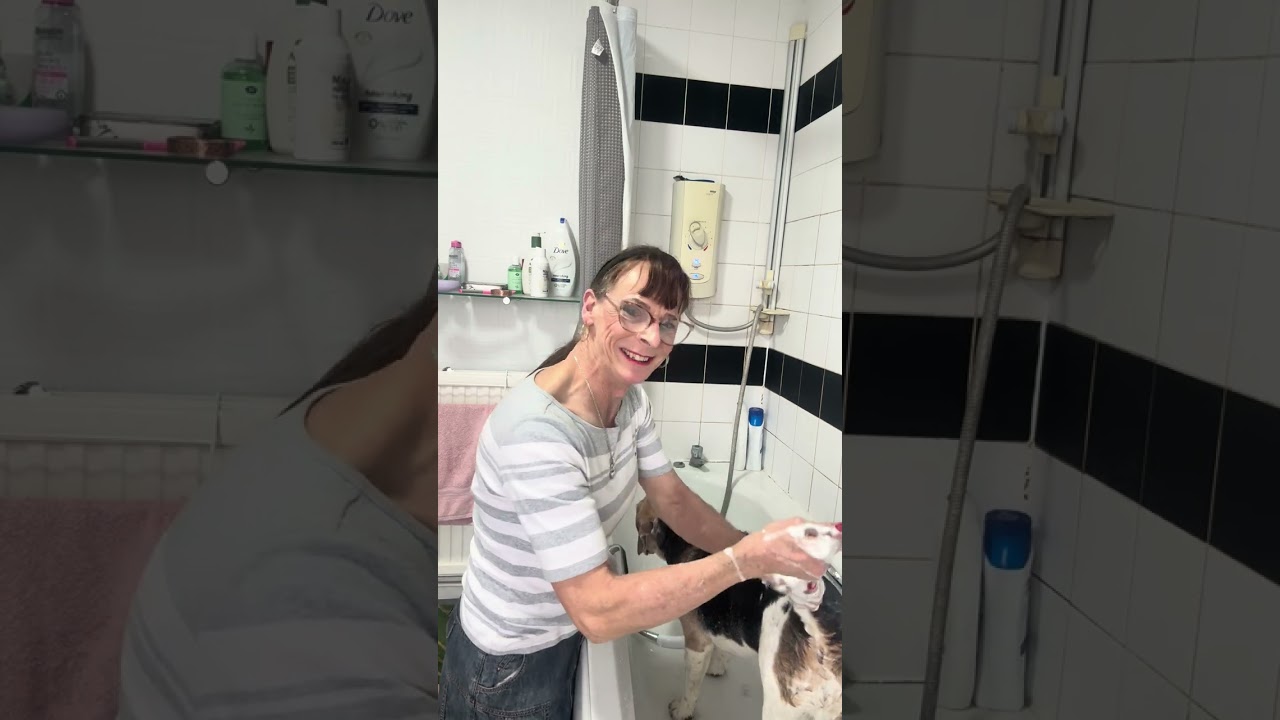 Shower 🚿 time for Snoopy 🐶❤️