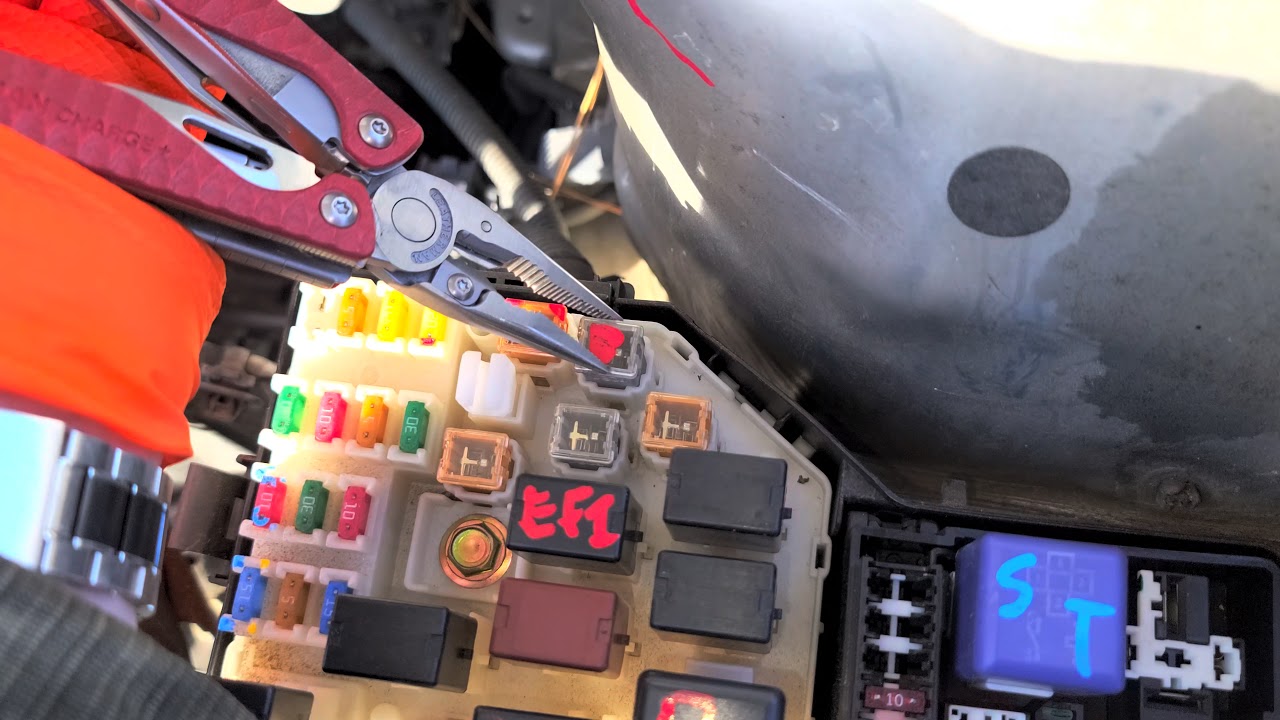 2003 Toyota RAV4 Blower Motor Fuses & Relay
