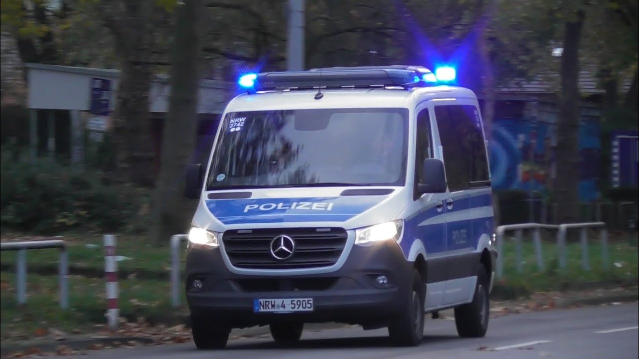[Hochrisikospiel] Einsatzfahrten von Polizei und Rettungsdienst in Duisburg