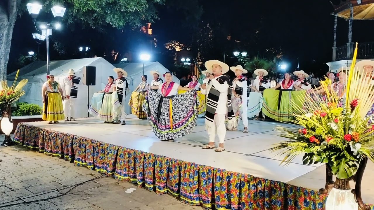  Se despide el grupo del jarabe mixteco 2025 con su última participación 