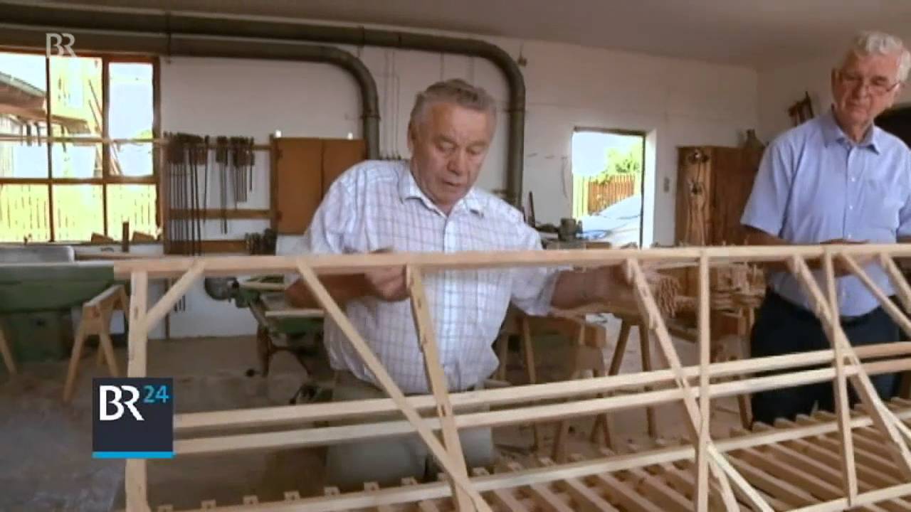 Josef Hauer baut Modell der Basilika St. Martin in Amberg