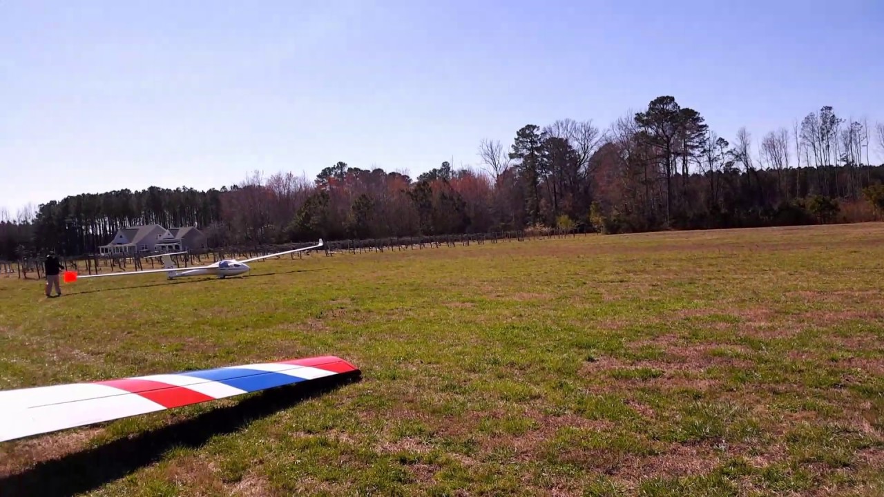 LS8 Sailplane Launching