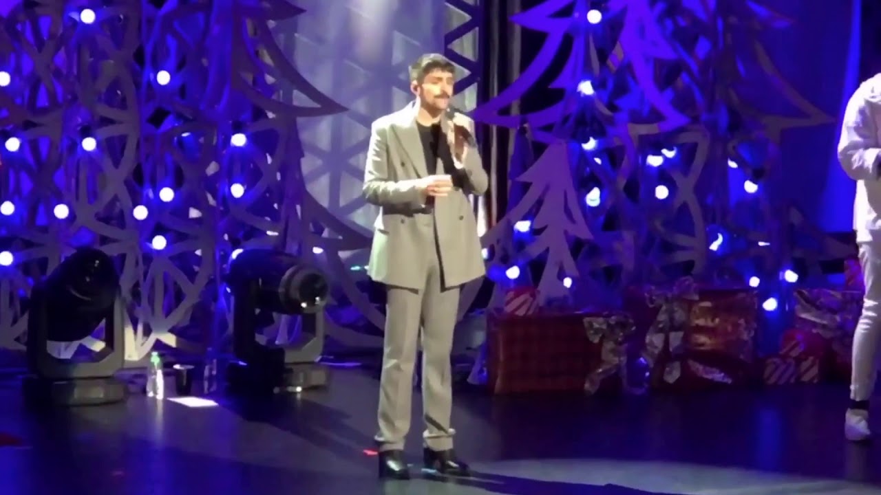 Eight minutes of Mitch Grassi in Hallelujah