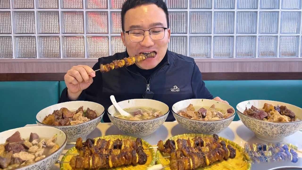 诸暨终于也有宫后夹肉，爽吃一大碗6大碗牛杂，夜宵安排起！【吃货小金】