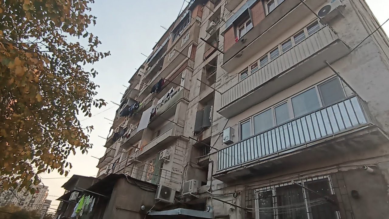 Прогулка по Рустави 24.11.2025 (дом номер 21 в 7 микрорайоне в Рустави)