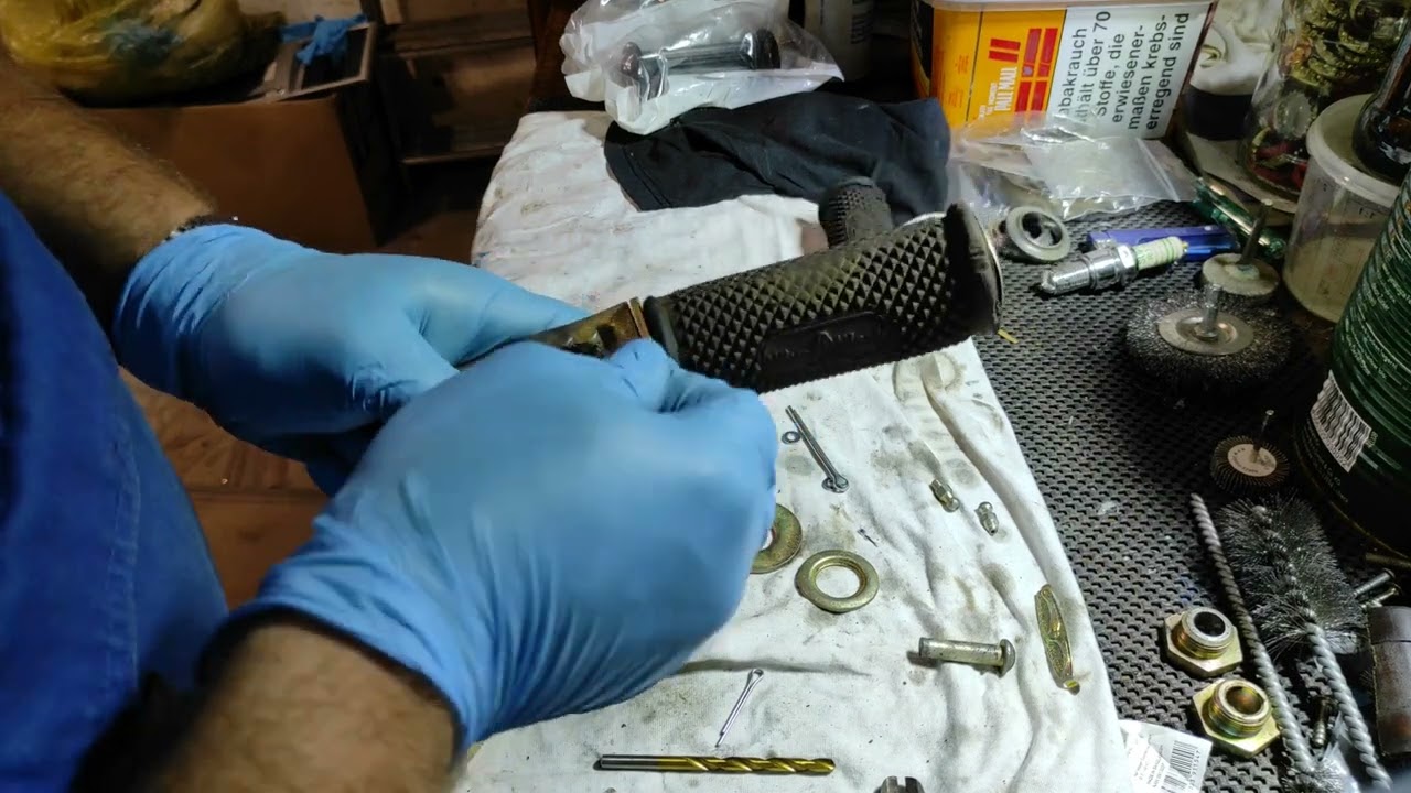 Restauration MZ RT 125 - Teil 13  -  Hauptständer und Fußrasten regenerieren und zusammenbauen.