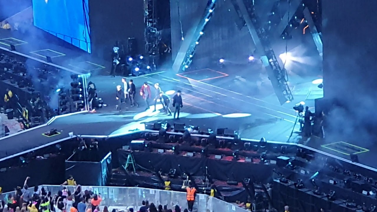 BTS FAKE LOVE @ WEMBLEY STADIUM London Concert 1st June 2019