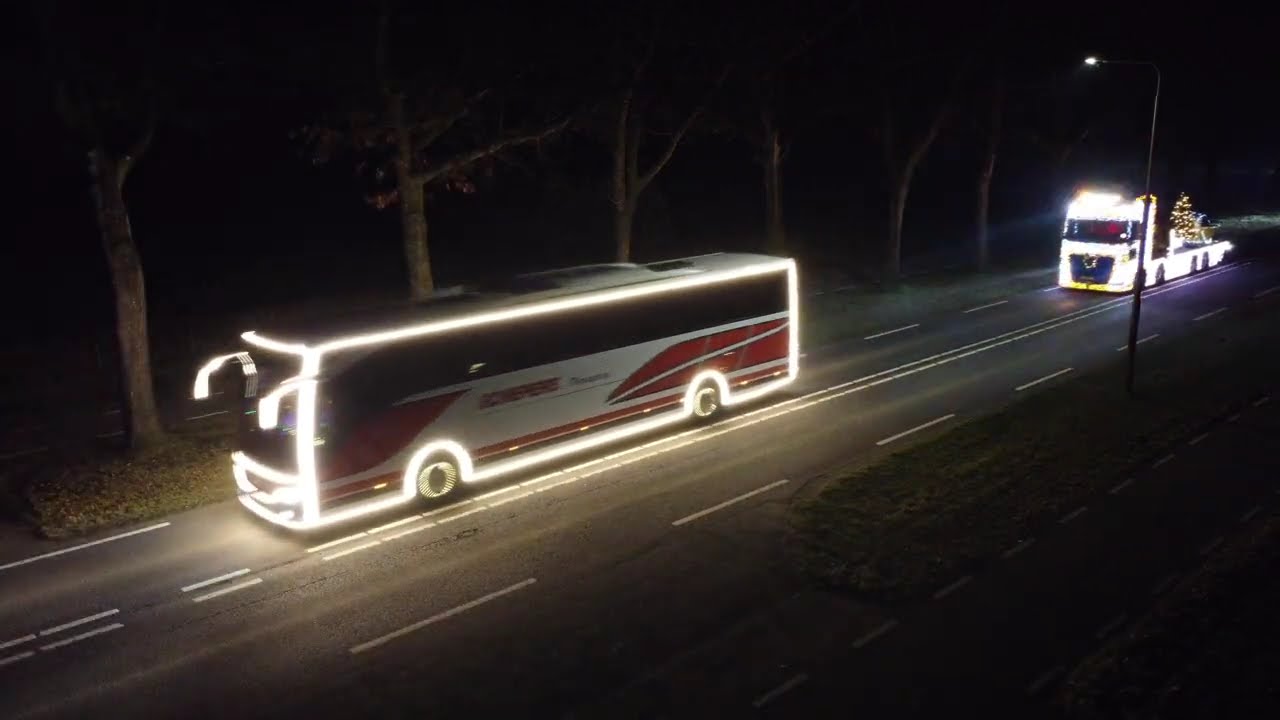 Verlichte truckers Twenterand 2025 vanuit de lucht