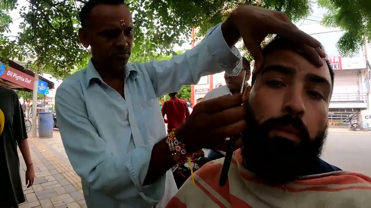 $1 Street Barber in Agra, India 🇮🇳