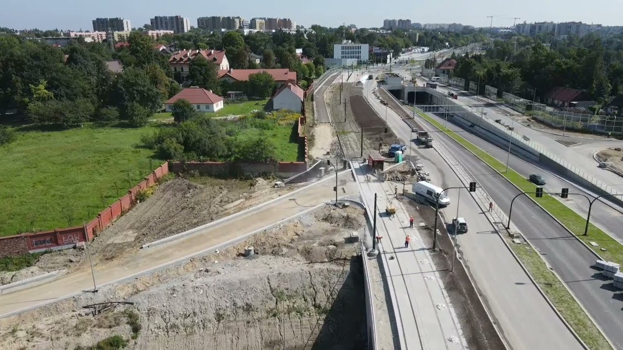 Kraków, budowa nowej linii tramwajowej łączącej ul. Zakopiańską z ul. Witosa (wrzesień 2021r.)