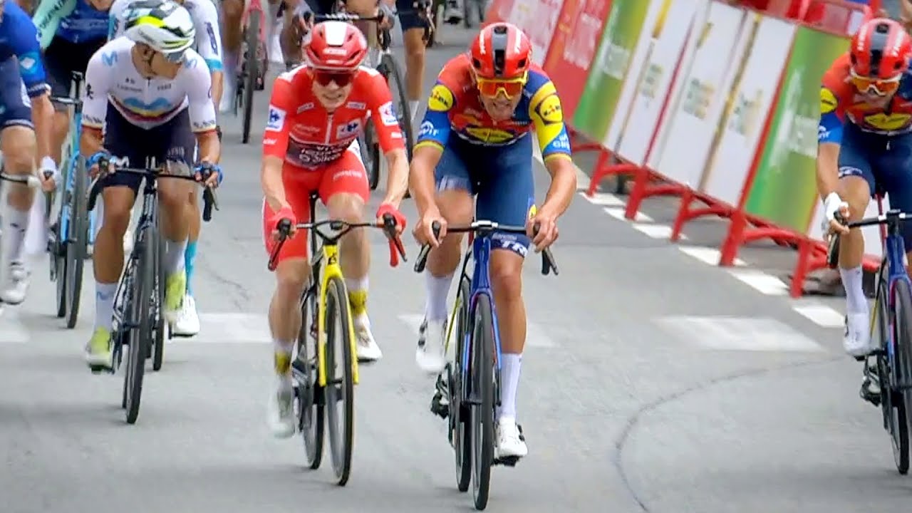 Vingegaard BATTLES Mads Pedersen in Uphill Sprint | Vuelta a Espana 2025 Stage 3