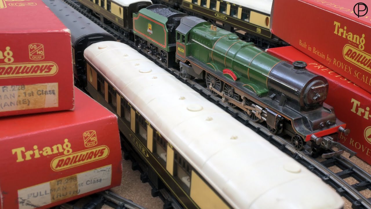 Tri-ang Railways R.53 Princess Elizabeth with R.228 Pullman Coaches