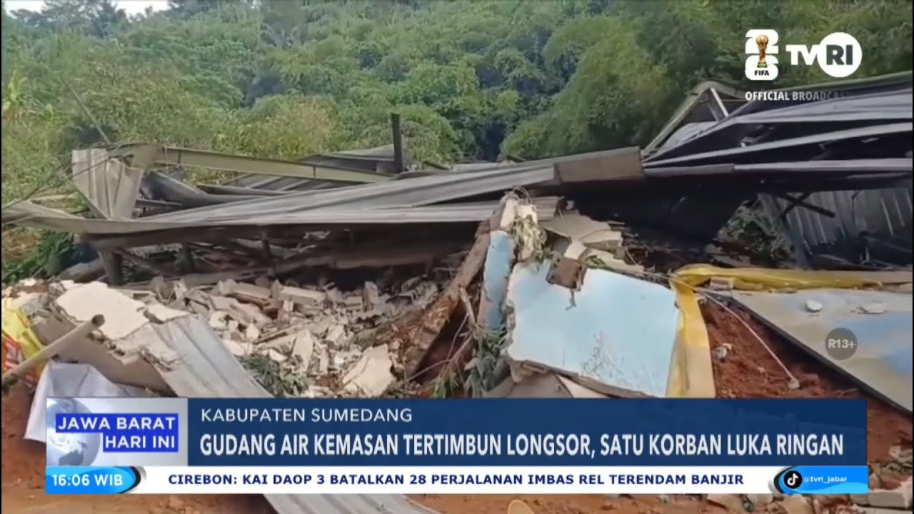 GUDANG AIR KEMASAN DI SUMEDANG TERTIMBUN LONGSOR, SATU ORANG LUKA
