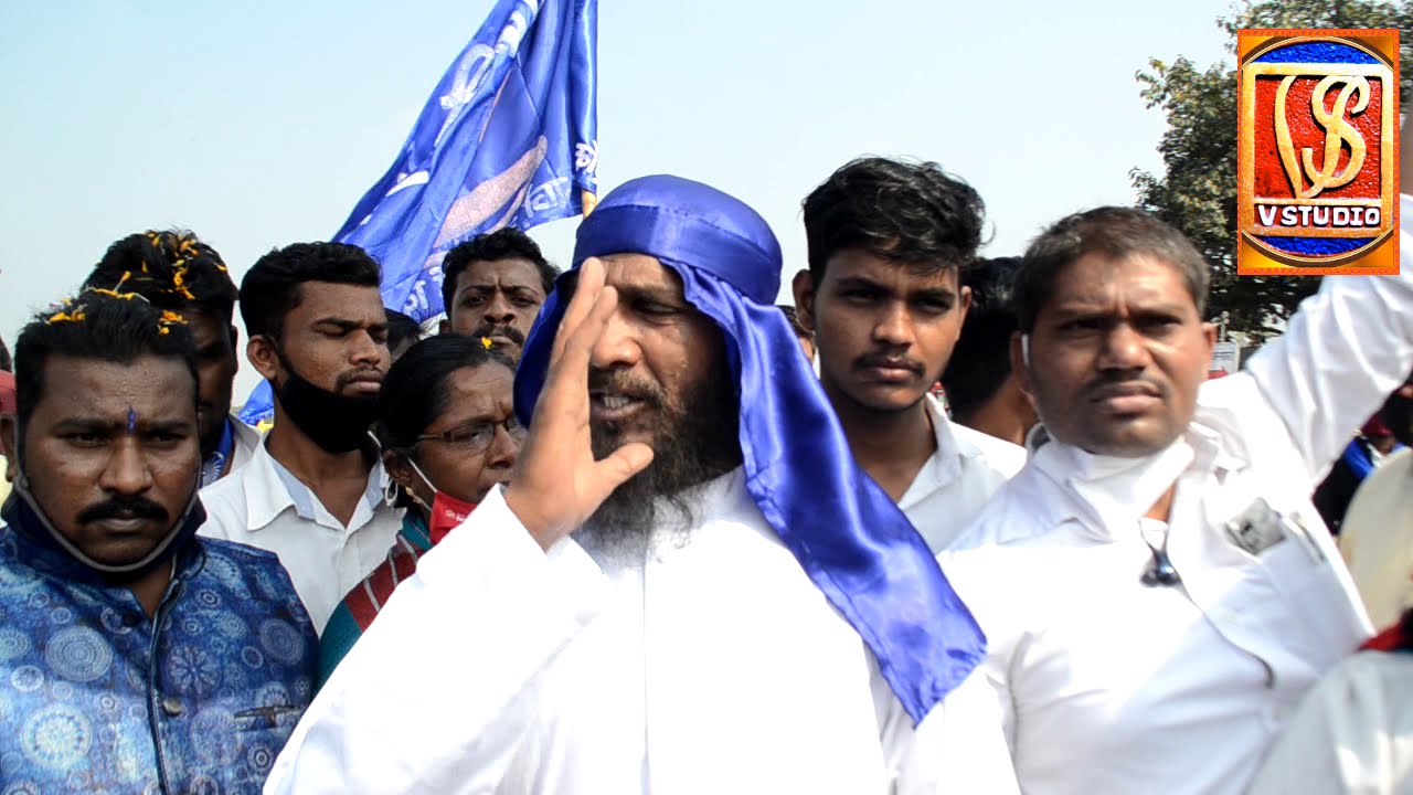 भाई विवेक चव्हाण भडकले,भीमा कोरेगाव हिथे,स्तंभा पासून पन्नास मीटर लांबून,मान वंदना केली 1/1/2021
