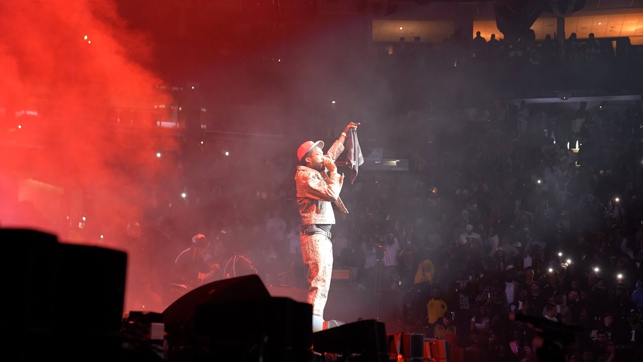 Meek Mill And Friends - Exclusive (Behind The Scenes) in Philly with Lornaiem.