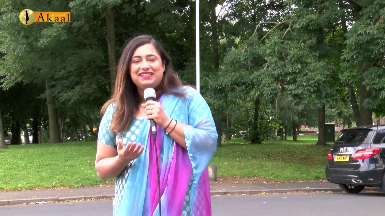 VIDESHAN VICH PUNJABI (AKAAL TEAM AT VEGGIE SUPREME PIZZA WOLVERHAMPTON)