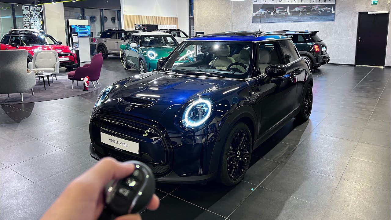 MINI Cooper SE - Enigmatic Black Metallic - Multitone Roof - 4K POV Walkaround