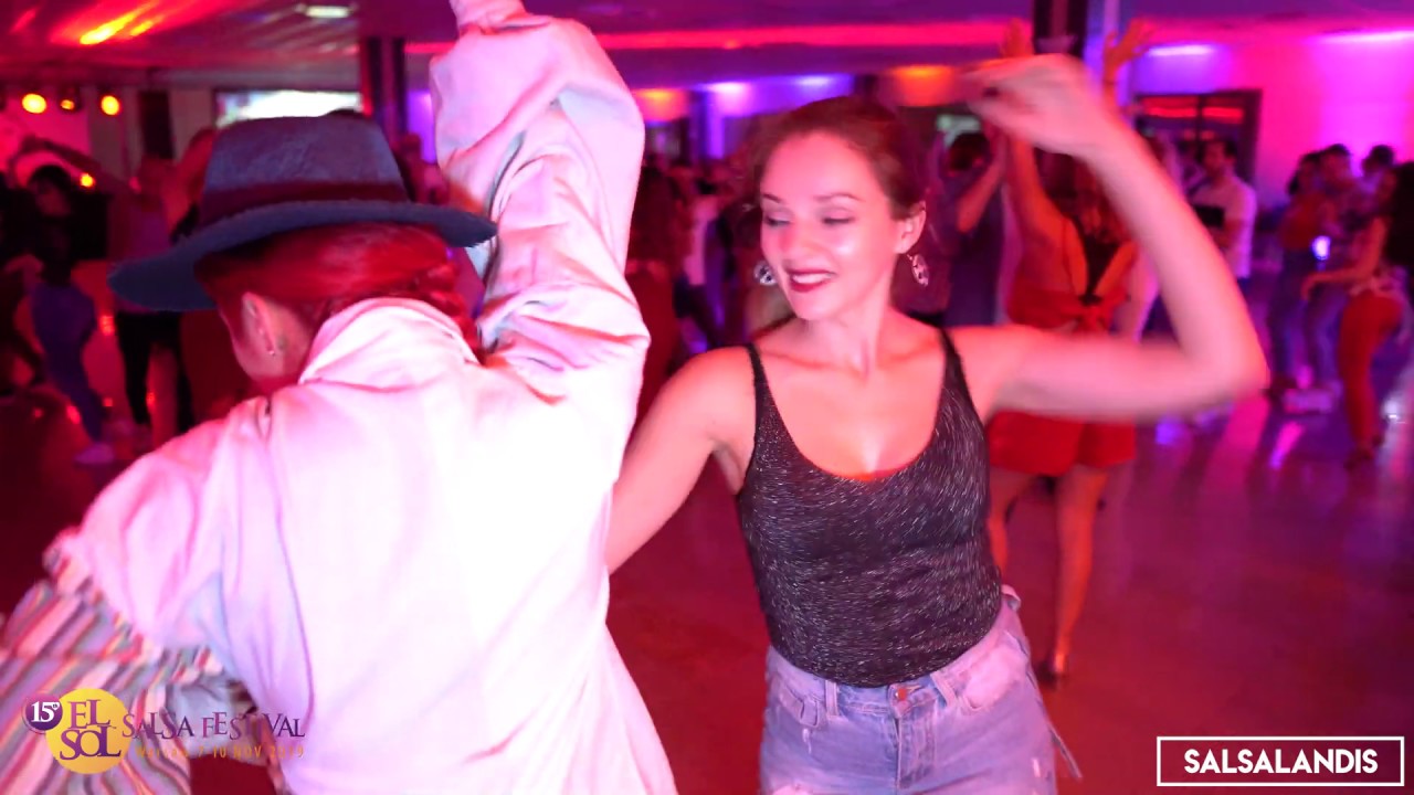 Magda & Marina social dancing Bachata @ El Sol Warsaw Salsa Festival 2019