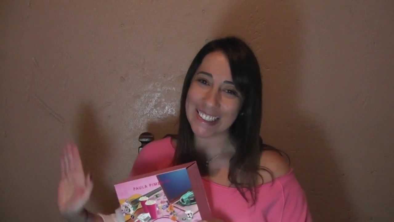 Paula Pimenta apresenta 