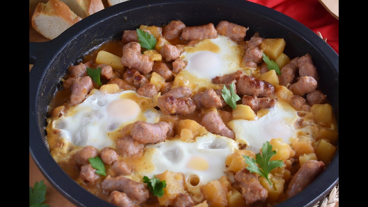 SARTÉN DE SALCHICHAS PATATAS Y HUEVOS