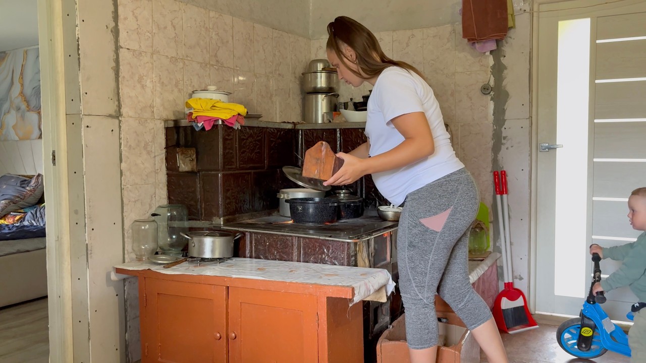 A Young Family's Life in the Carpathians | Potato Harvest & Wood-Stove Cooking