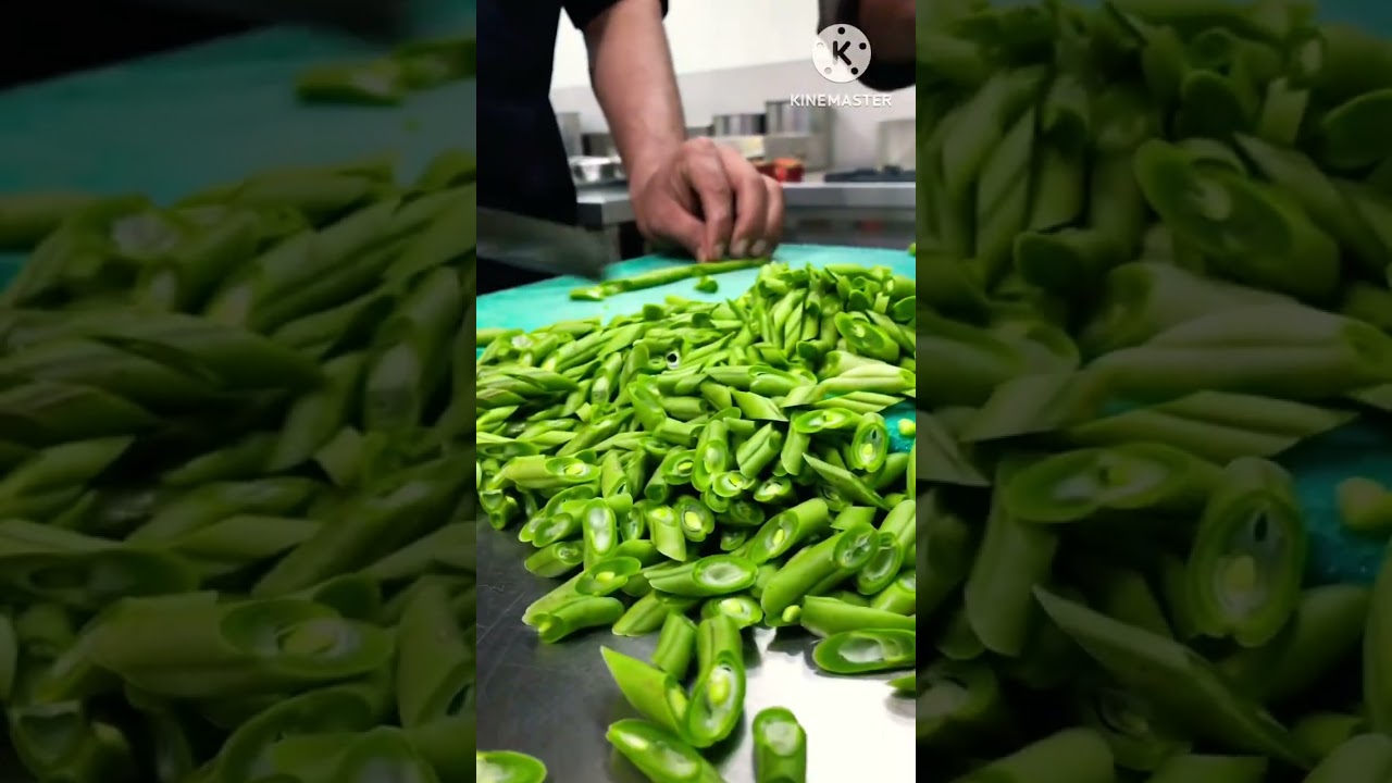 Beans cutting 🔪/#shorts #viral #trending #trendingshorts #views #chef #vegetables #shortsfeed #art