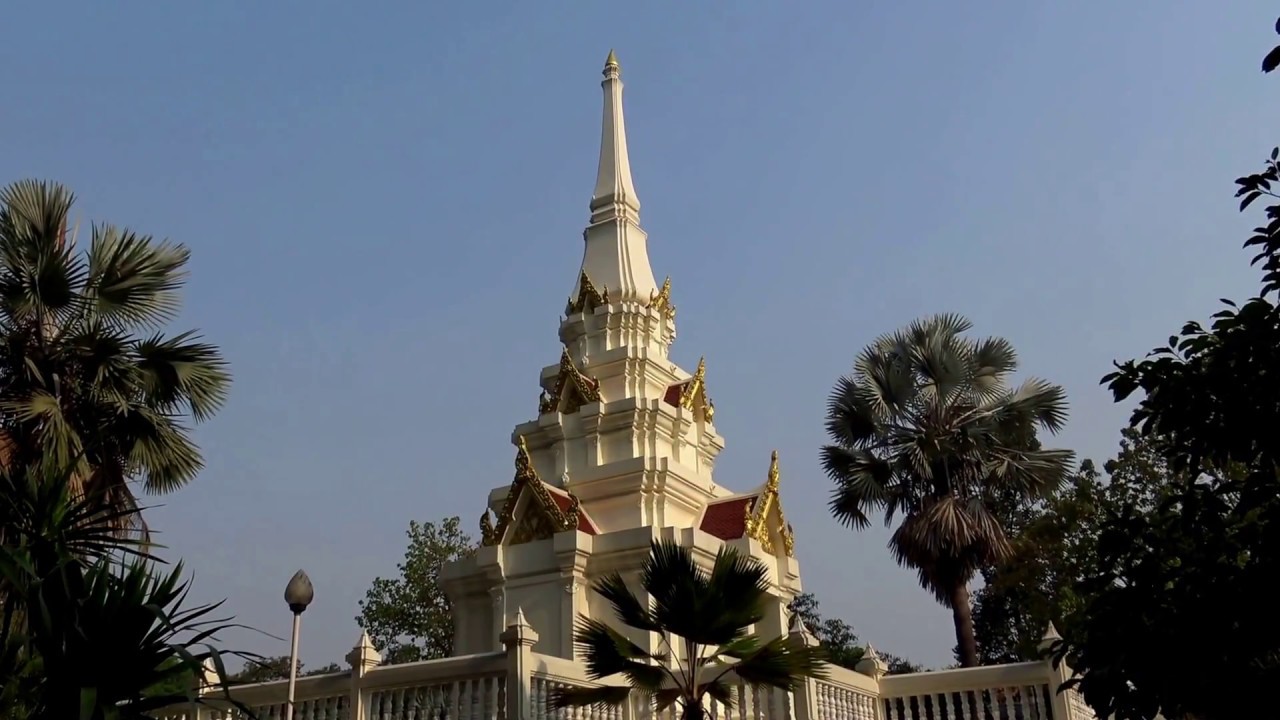 ทำบุญที่วัดป่าแก้วชุมพล อำเภอสว่างแดนดิน จังหวัดสกลนคร